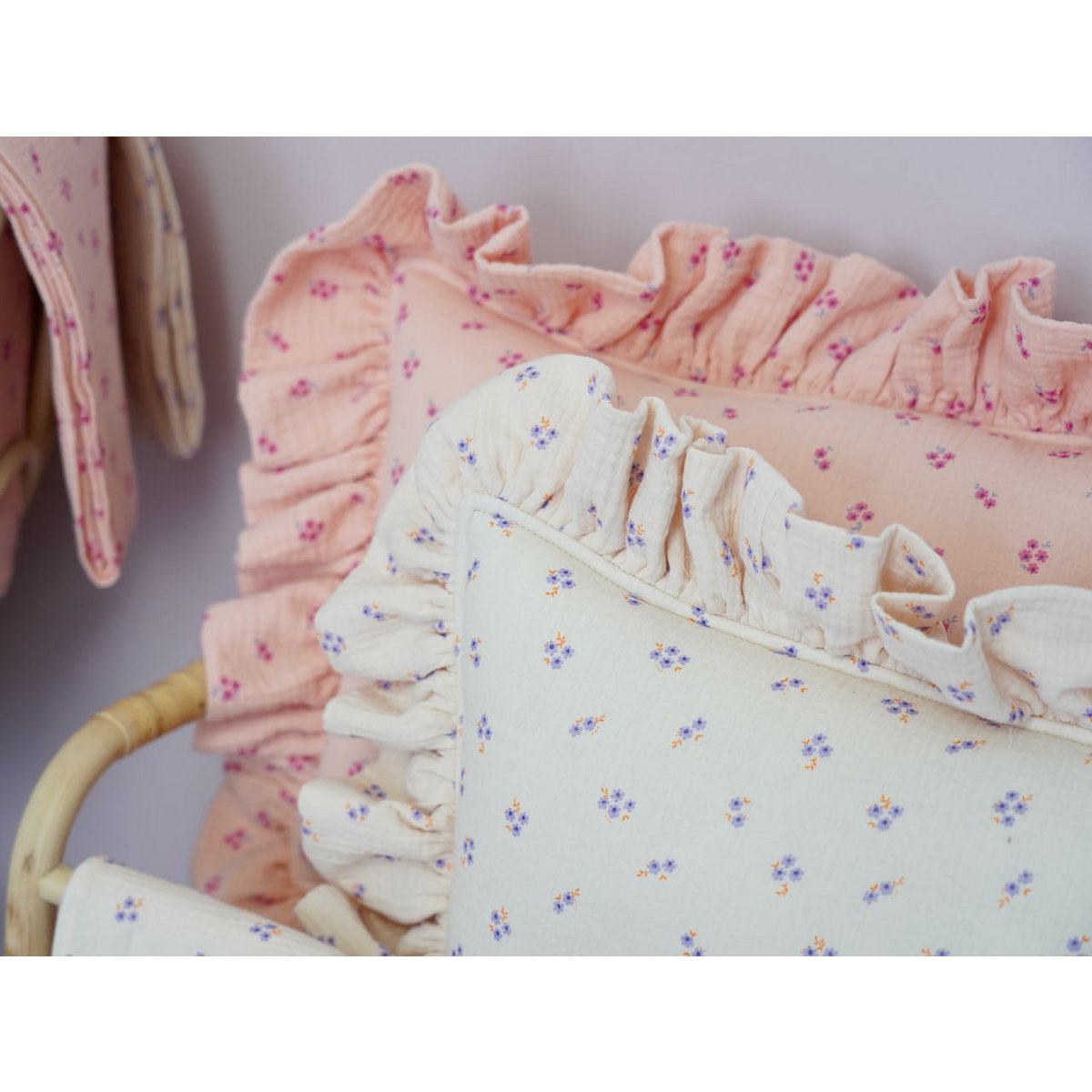 Mousseline Kussen met Ruches - Boho Purple Flowers
