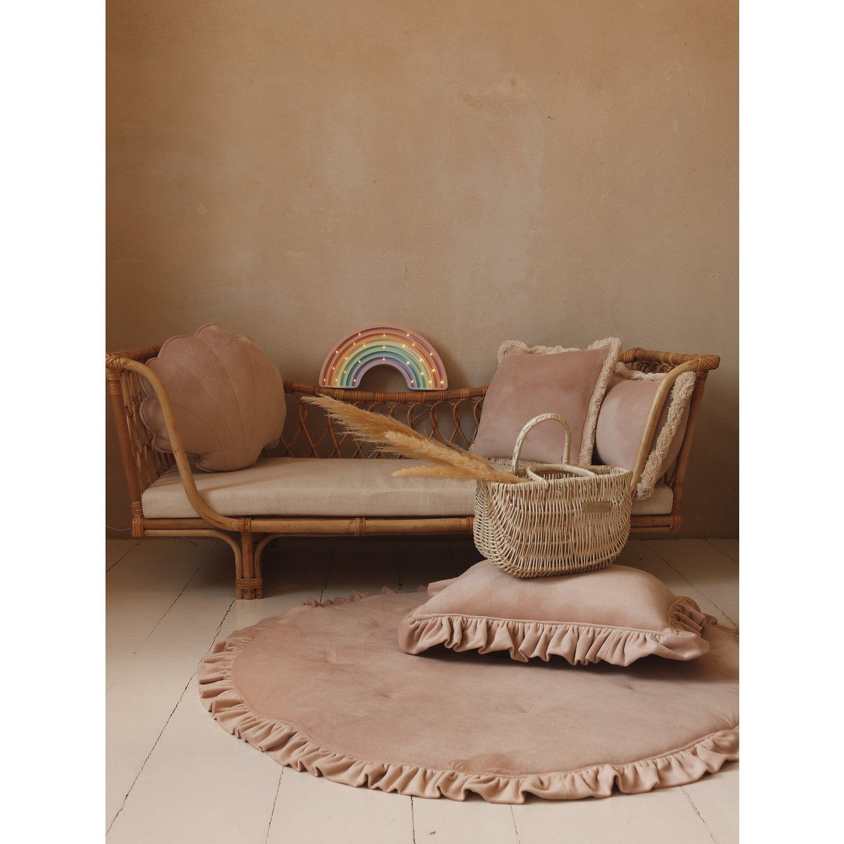 Roze pastel kleurige babykamer