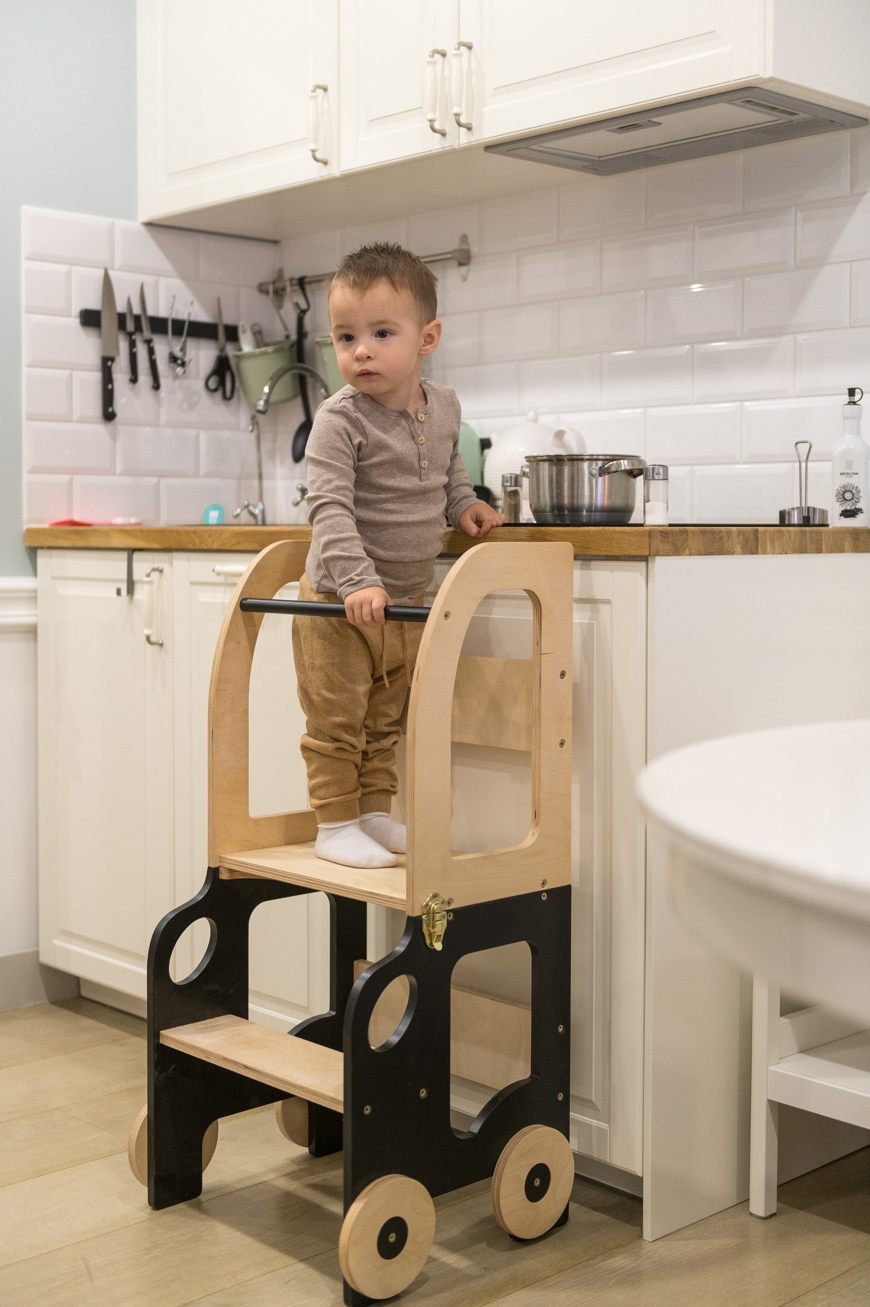 Montessori Keukenhulp & Tafel-Stoel Set – Natuurlijk Hout/Zwart
